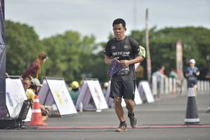 BIB: 818
                            <button type="button" onclick="openModal(4943246)" class="btn btn-primary btn-sm float-right btn-popup" data-toggle="modal" data-target=".modal-high-quality">
                        <i class="fas fa-shopping-cart"></i> Add to Cart
                    </button>
                                            <button type="button" onclick="isThisMe(4943246, true)" class="btn btn-success btn-sm float-right btn-popup btn-isme hidden" data-toggle="tooltip" data-placement="bottom" title="นี่คือรูปของคุณใช่ไหม คลิกที่นี่เพื่อเอาเข้าอัลบั้ม">
                        <i class="fas fa-plus"></i> Add to album
                    </button>
                    <button type="button" onclick="isThisMe(4943246, false)" class="btn btn-warning btn-sm float-right btn-popup btn-isnotme hidden">
                        <i class="fas fa-ban"></i> Remove from album
                    </button>